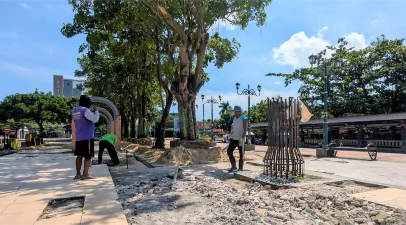 Pemkab Rembang Lakukan Perbaikan Sementara Alun-Alun Sisi Timur