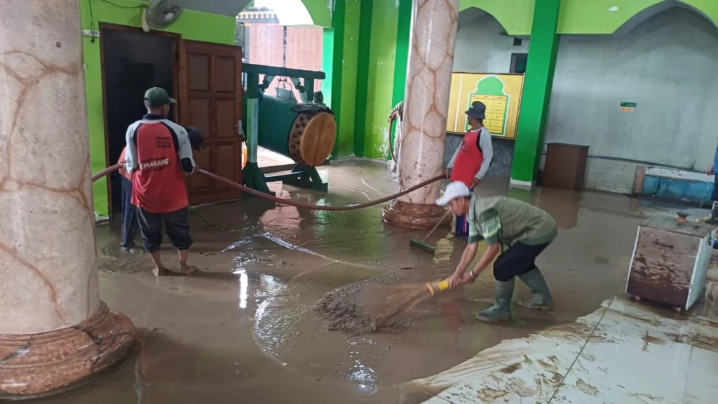 Banjir Semarang Makan Korban, BPBD Jateng Kebut Tutup Tanggul Jebol