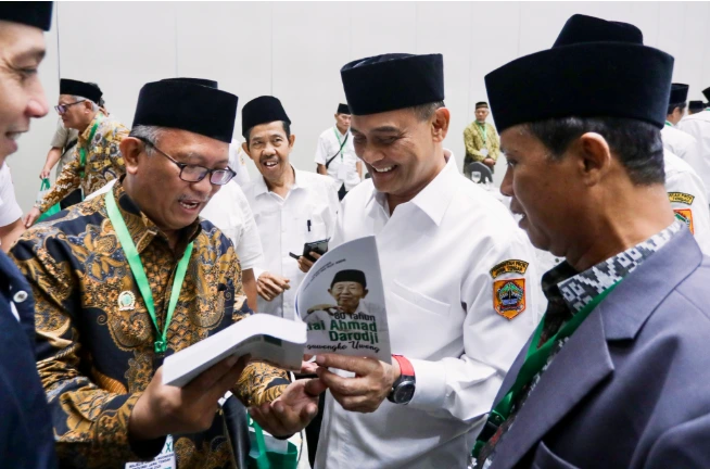 Gubernur Jawa Tengah Ahmad Luthfi berbincang hangat dan berdiskusi dengan para ulama saat menghadiri Musyawarah Daerah Musda XI MUI Jateng di Ungaran.
