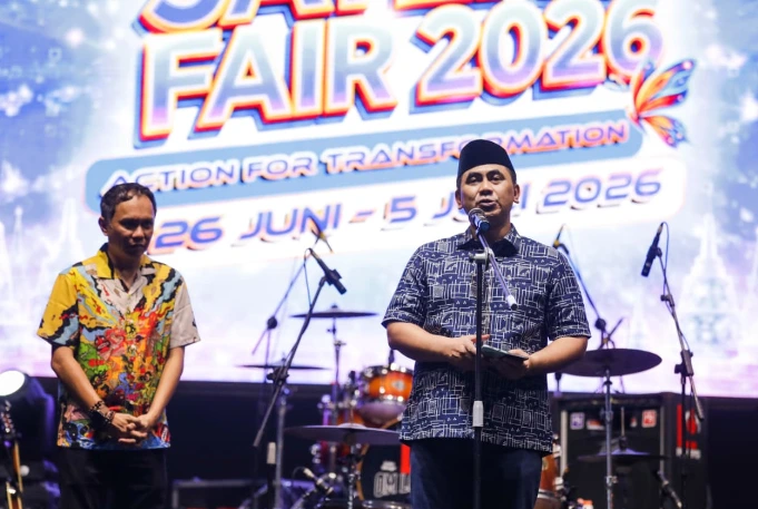 Wakil Gubernur Jawa Tengah Taj Yasin Maimoen memberikan pidato sambutan pada acara penutupan Jateng Fair 2026 di panggung utama PRPP Semarang.