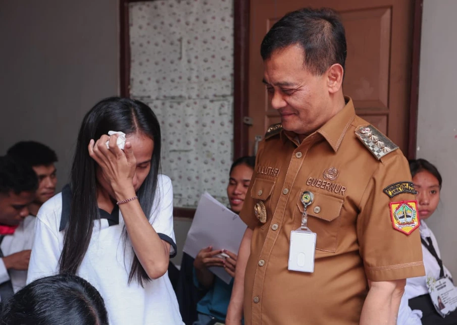 Tangis Pecah di Semarang, Pemprov Jateng Ambil Alih Biaya UKT dan Kos Mahasiswa NTT Korban Bencana