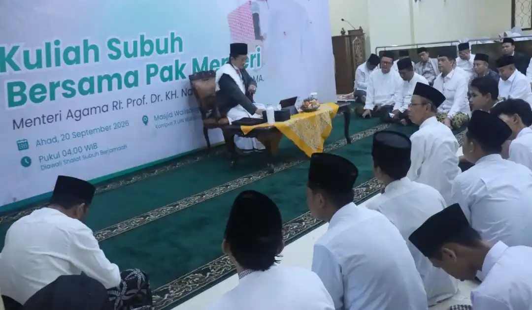 Menteri Agama Nasaruddin Umar memberikan Kuliah Subuh di hadapan sivitas akademika dan santri di Masjid Kampus 3 UIN Walisongo Semarang.