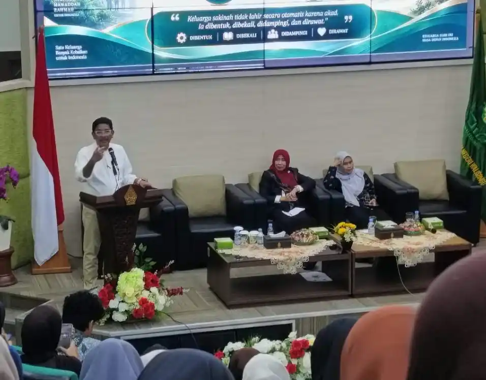 Pemaparan Kemenag RI dan Pengurus Pusat IPARI mengenai urgensi profesi Penyuluh Agama Islam sebagai pendamping ketahanan keluarga di UIN Walisongo Semarang.
