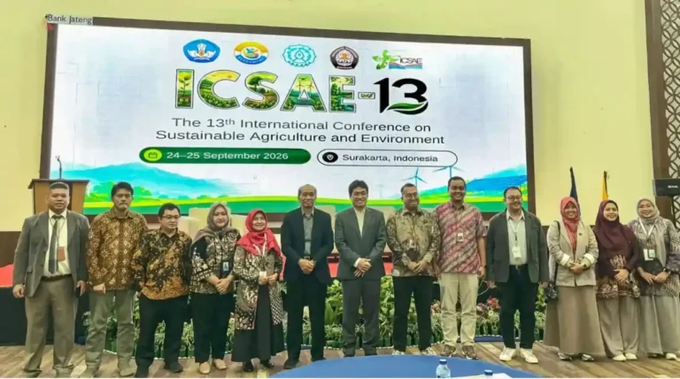 Delegasi FPP Undip dan UNS berfoto bersama pada pembukaan konferensi internasional ICSAE 2026 di Surakarta untuk merumuskan inovasi pertanian berkelanjutan.