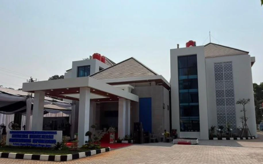 Gedung Laboratorium Kedokteran Komunitas Fakultas Kedokteran Undip di Kecamatan Mlonggo, Kabupaten Jepara.