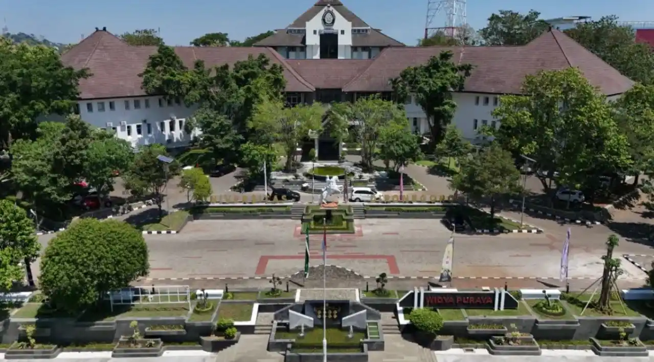 Tampilan udara Gedung Rektorat Universitas Diponegoro (Undip) di Semarang, lokasi perhelatan ajang PIMNAS ke-39.