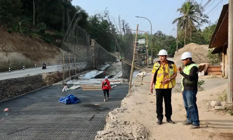 Rawan Rem Blong, Jalur Penyelamat Kalijambe Purworejo Dikebut Rampung