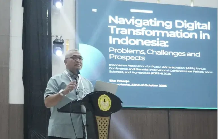 Guru Besar Administrasi Publik Prof. Dr. Eko Prasojo memaparkan materi dalam IAPA Annual Conference dan ICPSH 2026 di Universitas Jenderal Soedirman (Unsoed) Purwokerto.