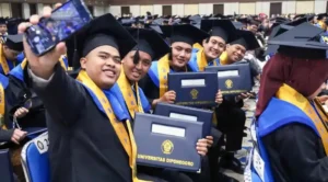 Mulai Usia 20 Hingga 61 Tahun, Wisuda ke-184 Undip Cetak Sejarah